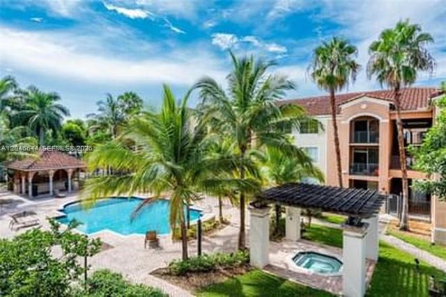 6841 SW 44th Street 204, Miami, FL 33155