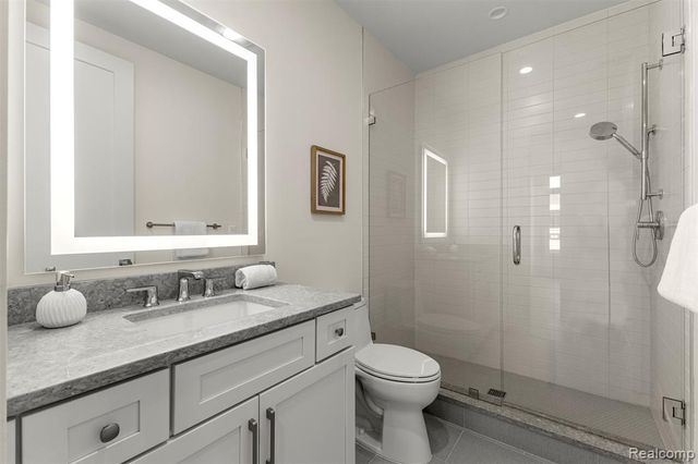 156 N Center Unit 202, Northville, MI 48167