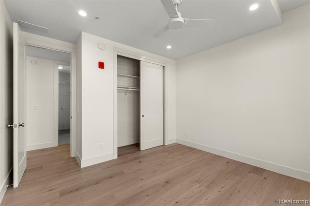 156 N Center Unit 202, Northville, MI 48167