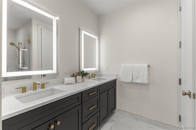 156 N Center Unit 202, Northville, MI 48167