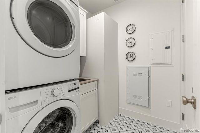 156 N Center Unit 202, Northville, MI 48167