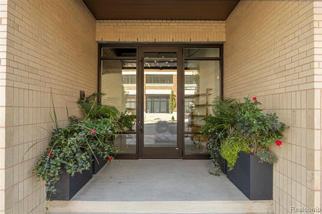 156 N Center Unit 202, Northville, MI 48167