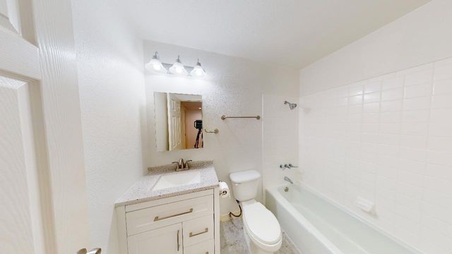 500 E Riverside DR 132, Austin, TX 78704