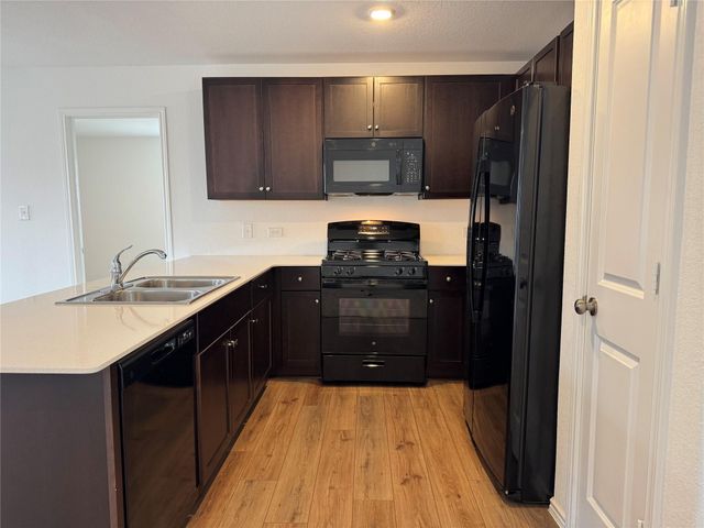 129 Tufted Duck PATH, Uhland, TX 78640