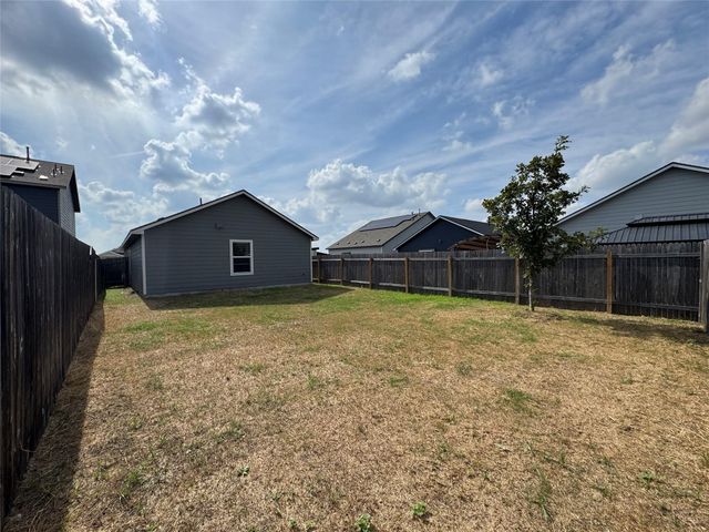 129 Tufted Duck PATH, Uhland, TX 78640