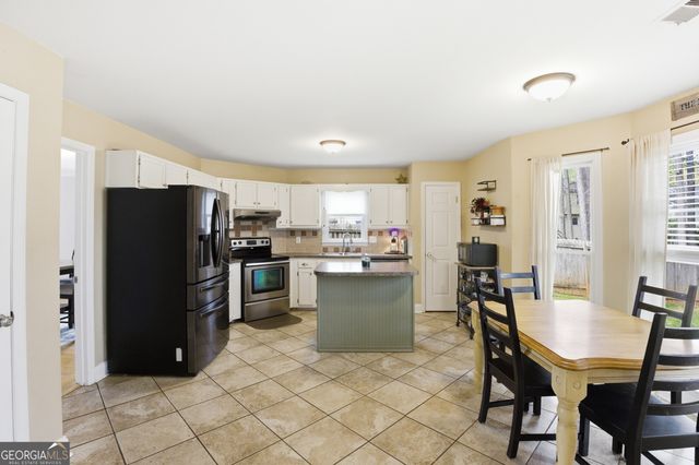 805 Meadowsong Circle, Lawrenceville, GA 30043