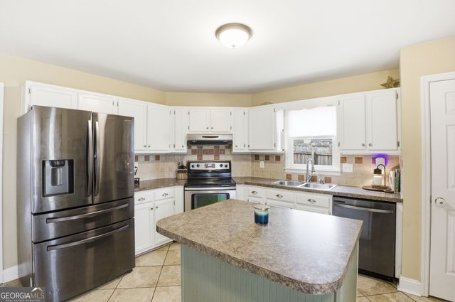 805 Meadowsong Circle, Lawrenceville, GA 30043