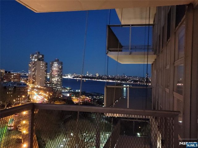 6050 Boulevard East 12D, West New York, NJ 07093