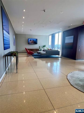 6050 Boulevard East 12D, West New York, NJ 07093