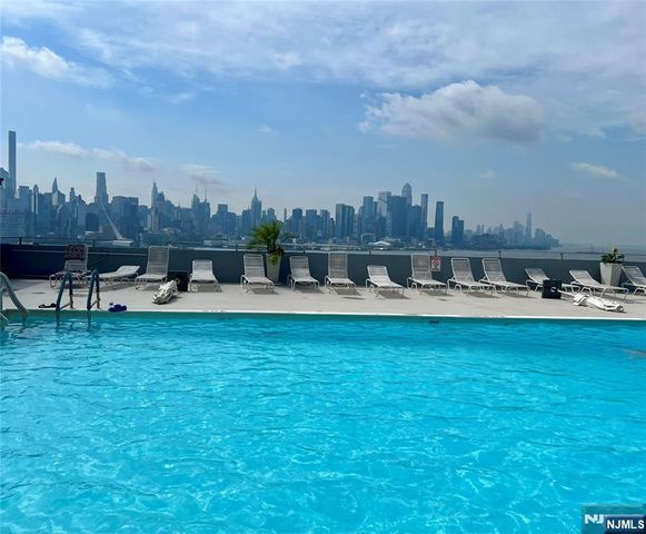 6050 Boulevard East 12D, West New York, NJ 07093