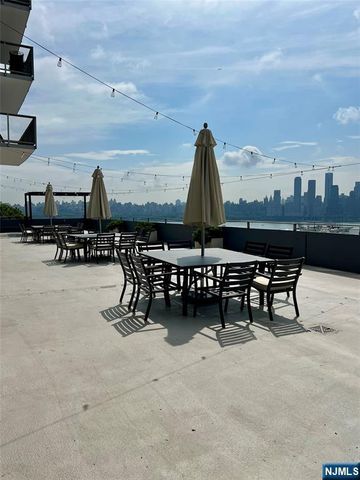 6050 Boulevard East 12D, West New York, NJ 07093