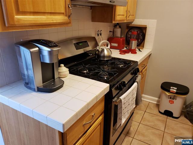 6050 Boulevard East 12D, West New York, NJ 07093