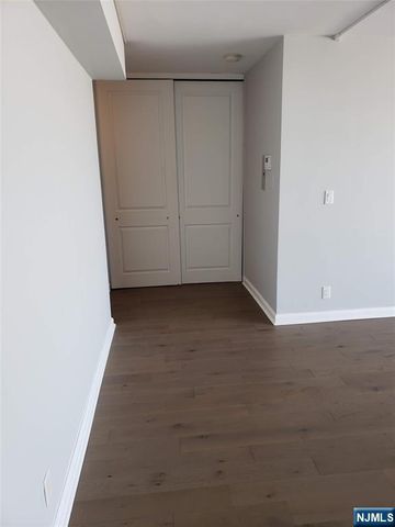 6050 Boulevard East 12D, West New York, NJ 07093