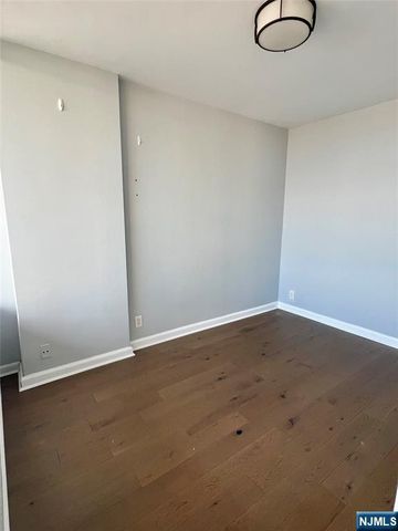 6050 Boulevard East 12D, West New York, NJ 07093