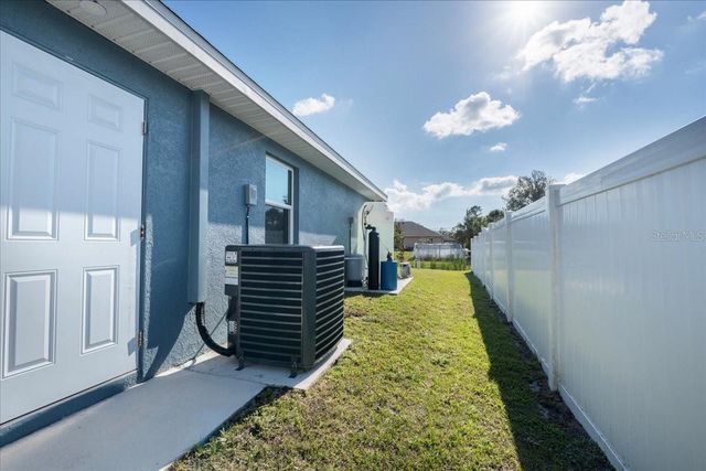 2405 VANCOUVER LANE, North Port, FL 34286