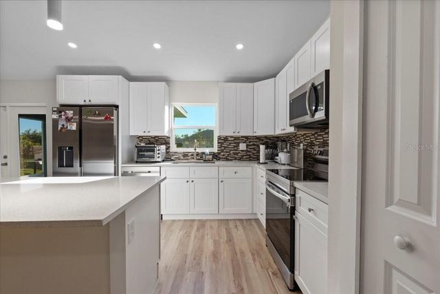 2405 VANCOUVER LANE, North Port, FL 34286