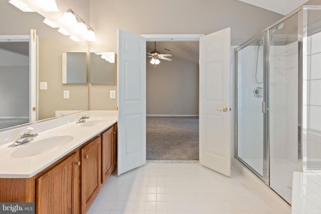 5722 GOVERNORS POND CIR, Alexandria, VA 22310