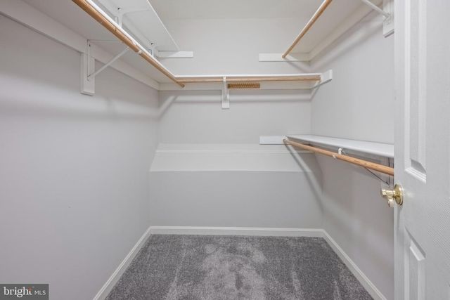 5722 GOVERNORS POND CIR, Alexandria, VA 22310