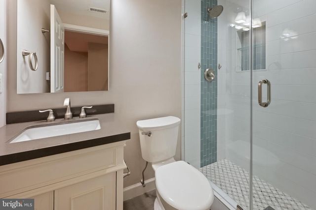 5722 GOVERNORS POND CIR, Alexandria, VA 22310