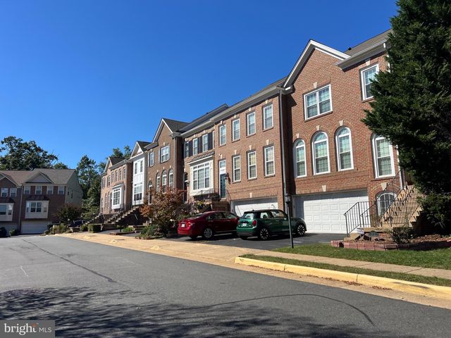 5722 GOVERNORS POND CIR, Alexandria, VA 22310