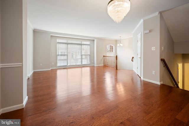 5722 GOVERNORS POND CIR, Alexandria, VA 22310