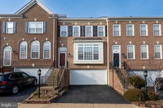 5722 GOVERNORS POND CIR, Alexandria, VA 22310