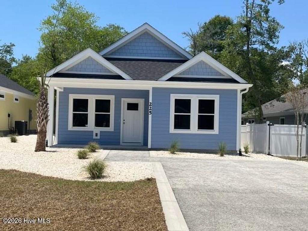 225 NE 75th Street, Oak Island, NC 28465