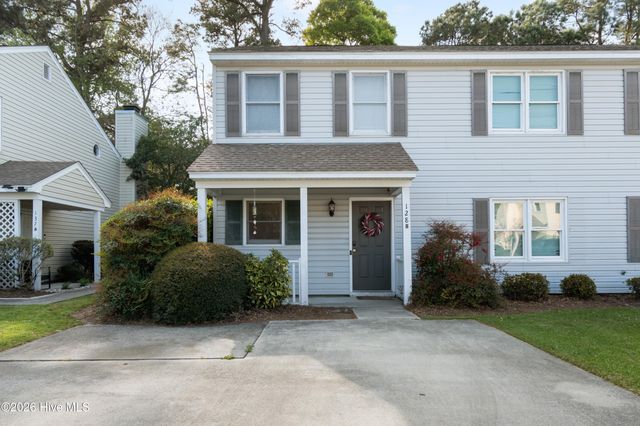 128 Lullwater Drive Unit B, Wilmington, NC 28403