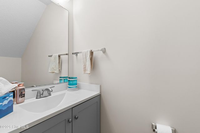 128 Lullwater Drive Unit B, Wilmington, NC 28403