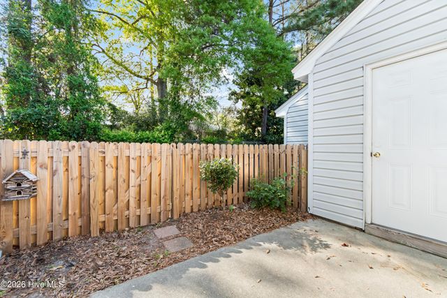 128 Lullwater Drive Unit B, Wilmington, NC 28403