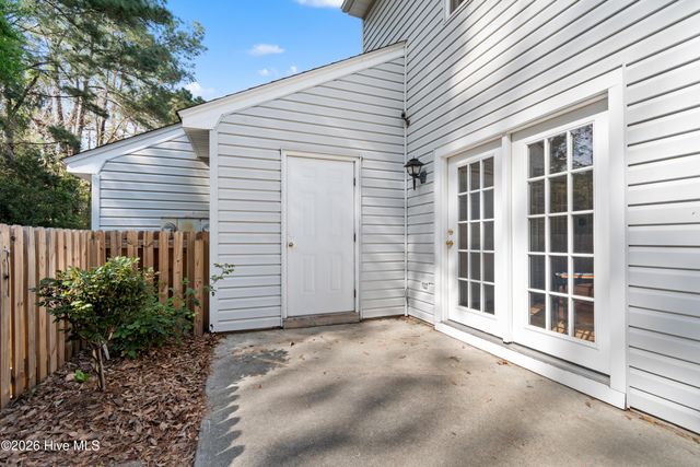 128 Lullwater Drive Unit B, Wilmington, NC 28403