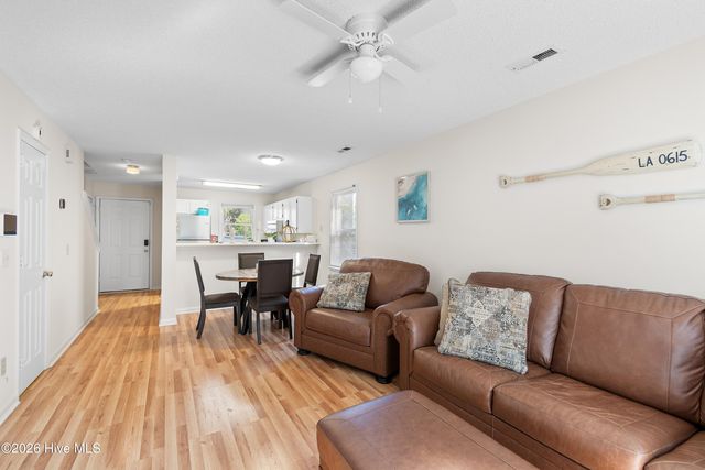 128 Lullwater Drive Unit B, Wilmington, NC 28403