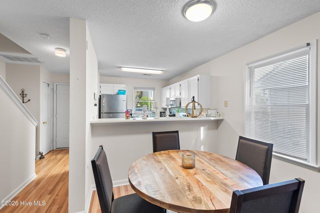 128 Lullwater Drive Unit B, Wilmington, NC 28403