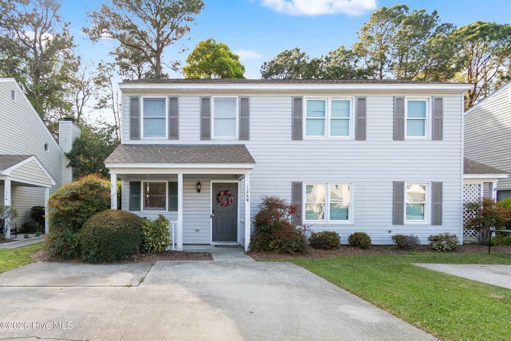 128 Lullwater Drive Unit B, Wilmington, NC 28403