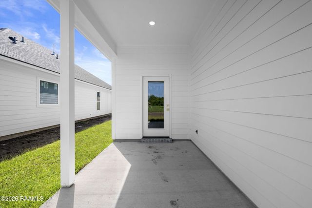 212 Landing Boulevard, Maurice, LA 70555
