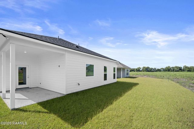 212 Landing Boulevard, Maurice, LA 70555