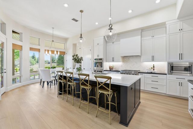 1663 Barn Valley Ln, Lincoln, CA 95648