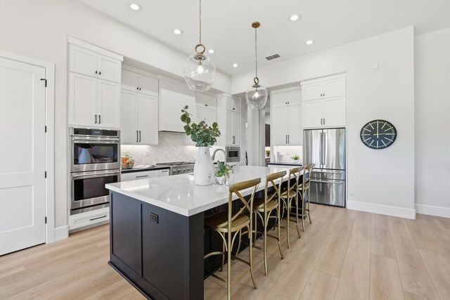 1663 Barn Valley Ln, Lincoln, CA 95648