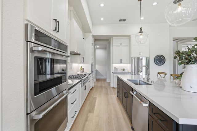 1663 Barn Valley Ln, Lincoln, CA 95648