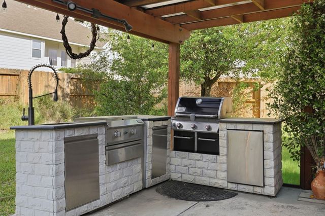 19111 Camden Woods Court, Tomball, TX 77377
