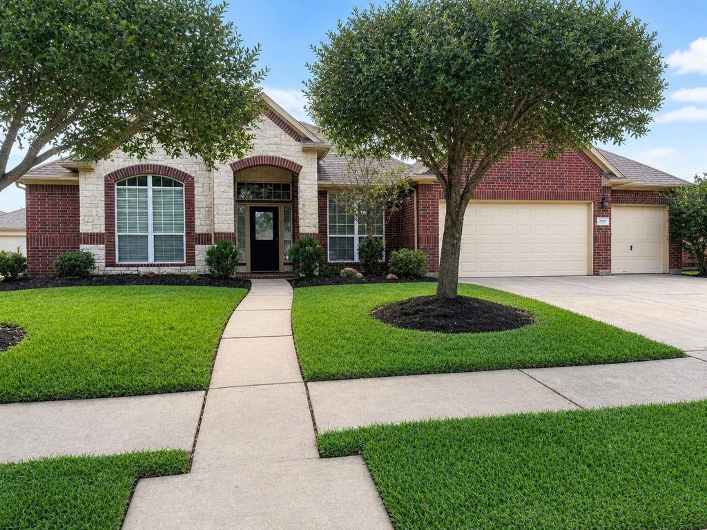 19111 Camden Woods Court, Tomball, TX 77377