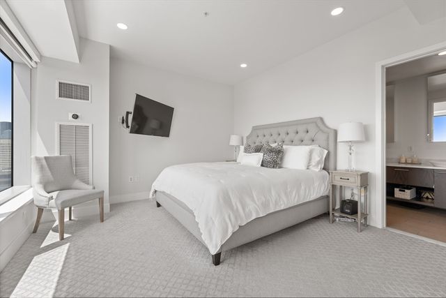 110 Stuart Street 26J, Boston, MA 02116