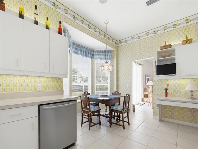 831 CHALMERS DRIVE 831, Venice, FL 34293