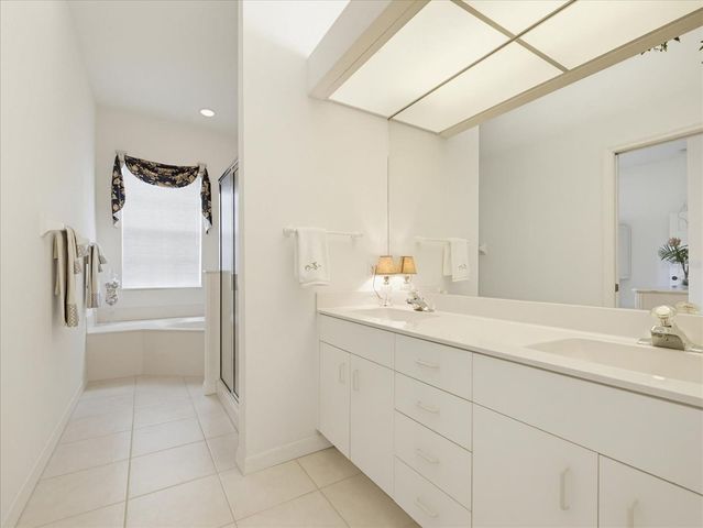 831 CHALMERS DRIVE 831, Venice, FL 34293