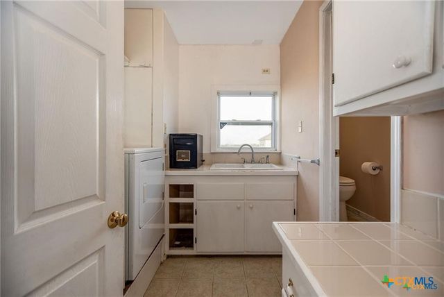 19 Dewberry Lane, Seadrift, TX 77983