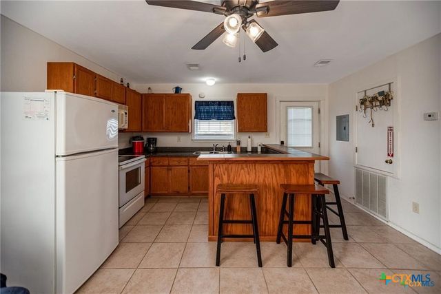 19 Dewberry Lane, Seadrift, TX 77983