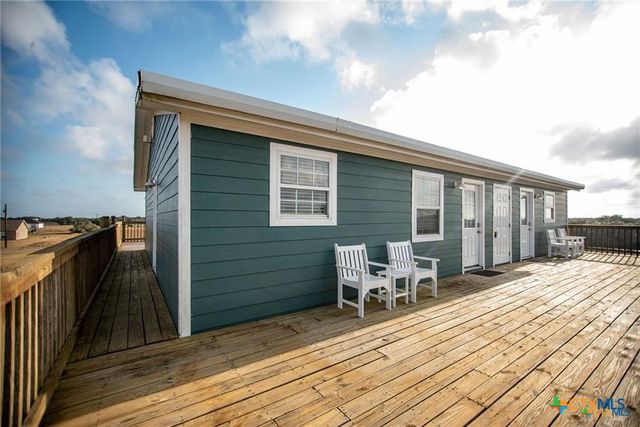 19 Dewberry Lane, Seadrift, TX 77983