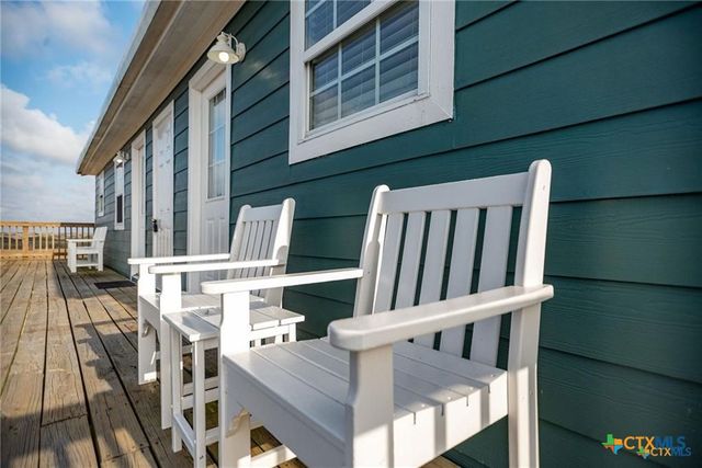 19 Dewberry Lane, Seadrift, TX 77983