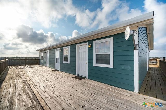 19 Dewberry Lane, Seadrift, TX 77983