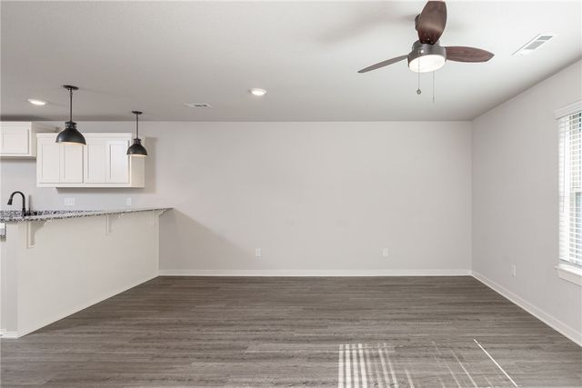 1975 Bourbon Drive, Fayetteville, AR 72703